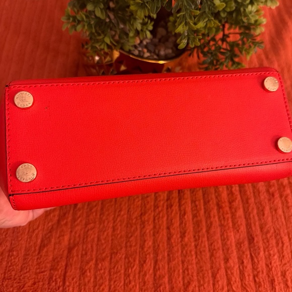 Michael Kors crossbody bag 🤎✨ - Picture 10 of 16